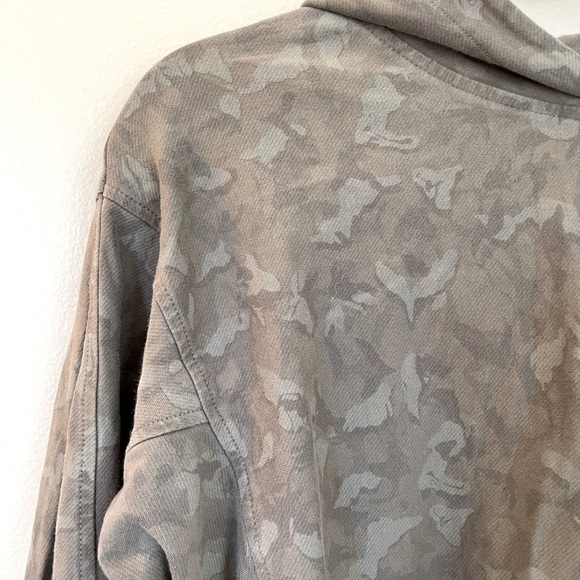 Athleta | Farallon Camo Cropped Sweatshirt | Size XS - Picture 6 of 12